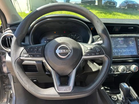 Used 2023 Nissan Kicks SV FWD image 18