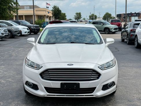 Used 2014 Ford Fusion SE w/ Equipment Group 202A FWD image 4