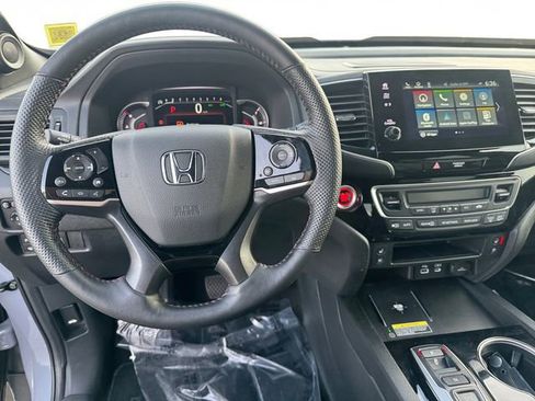 Used 2024 Honda Passport Black Edition image 12