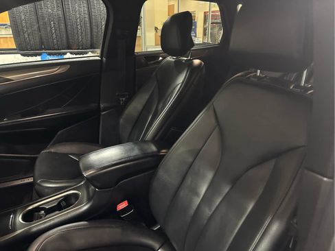 Used 2017 Lincoln MKC Premiere image 16