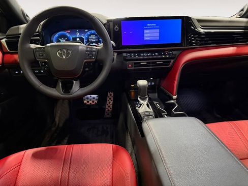 Used 2025 Toyota Camry XSE image 11