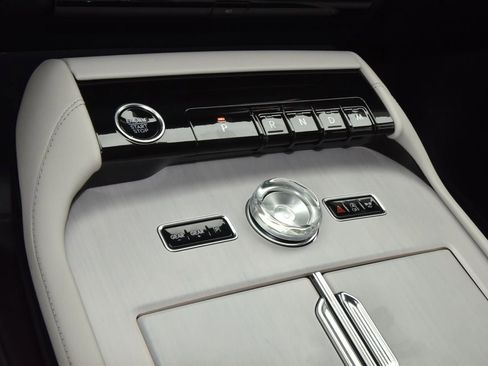 New 2026 Lincoln Navigator Reserve AWD/4WD image 31