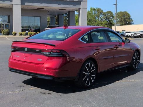 Used 2024 Honda Accord Touring image 4