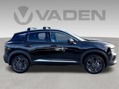 New 2026 Nissan Kicks SR w/ Cold Weather Package AWD/4WD image 32