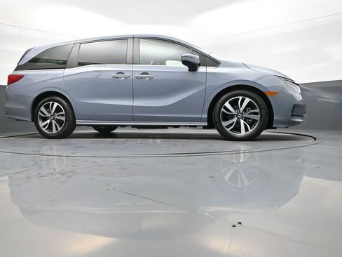 Used 2023 Honda Odyssey Touring image 32