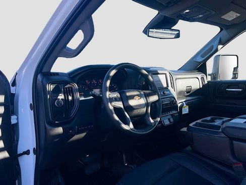 Used 2025 Chevrolet Silverado 2500 W/T w/ WT/CX Safety Package RWD image 9