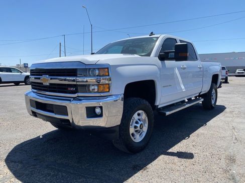 Used 2016 Chevrolet Silverado 2500 LT w/ LT Fleet Convenience Package AWD/4WD image 2