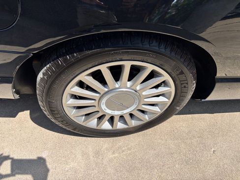 Used 2005 Ford Thunderbird RWD image 22