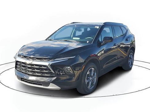 Certified 2024 Chevrolet Blazer LT w/ Convenience Package AWD/4WD image 2