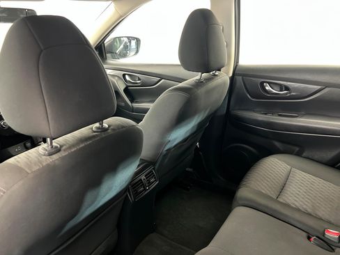 Used 2018 Nissan Rogue S AWD/4WD image 19