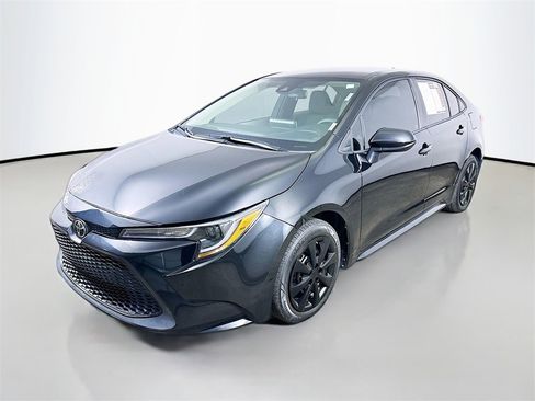 Used 2021 Toyota Corolla LE image 3
