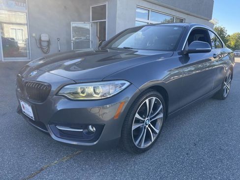 Used 2017 BMW 230i xDrive Coupe image 3