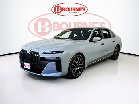 Used 2023 BMW 760i xDrive AWD/4WD image 8