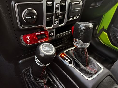 Used 2018 Jeep Wrangler Unlimited Rubicon AWD/4WD image 51