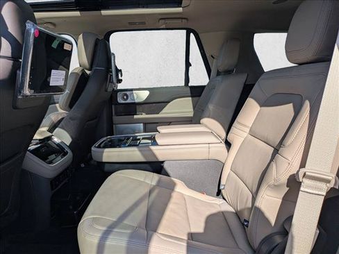 Used 2023 Lincoln Navigator Reserve RWD image 21