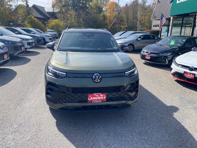 New 2026 Volkswagen Tiguan SE R-Line AWD/4WD image 2