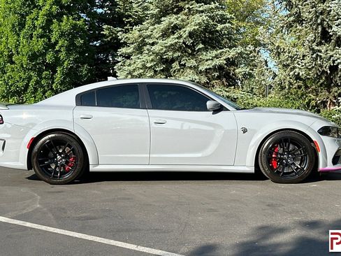 Used 2022 Dodge Charger SRT Hellcat w/ Harman/Kardon Audio Group image 3