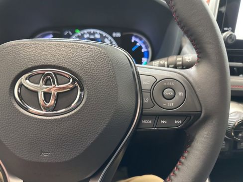 Used 2025 Toyota RAV4 SE image 25