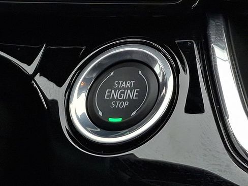 Used 2025 Chevrolet Trax RS w/ Driver Confidence Package image 30