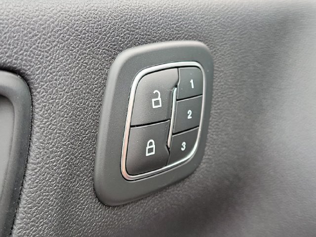 Used 2022 Ford Escape Titanium w/ Titanium Elite Package AWD/4WD image 10
