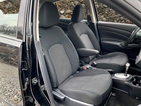 Used 2019 Nissan Versa SV image 7