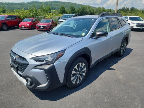 Used 2024 Subaru Outback Limited XT AWD/4WD image 4