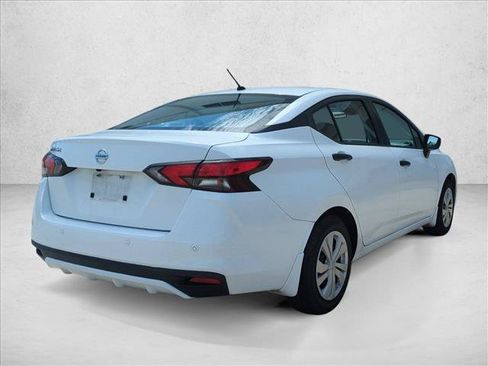 Used 2021 Nissan Versa S FWD image 5