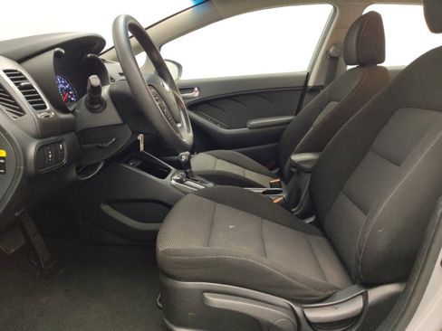 Used 2017 Kia Forte LX image 17