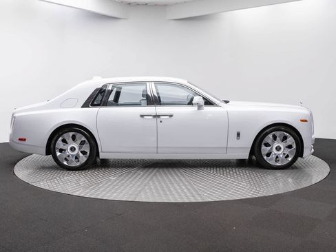 New 2027 Rolls-Royce Phantom Sedan RWD image 68