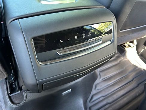 Used 2023 Cadillac Escalade ESV Premium Luxury RWD image 40
