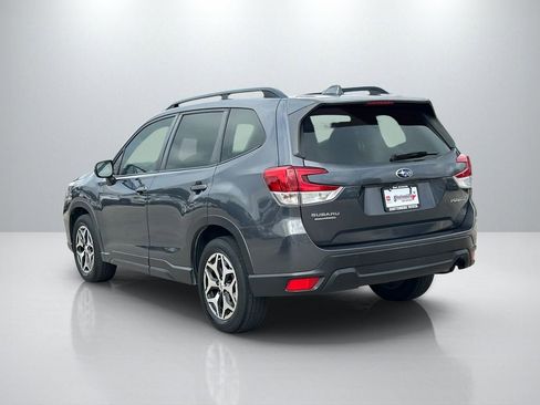 Used 2020 Subaru Forester Premium image 7