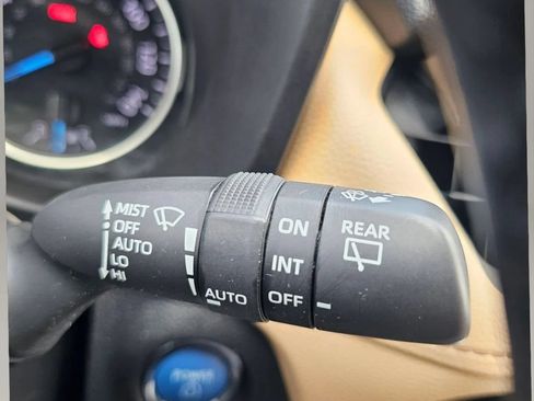 Used 2022 Toyota RAV4 XLE w/ XLE Grade Weather Package AWD/4WD image 18