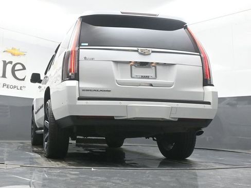 Used 2017 Cadillac Escalade Premium Luxury image 55