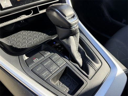 Used 2019 Toyota RAV4 XLE image 19