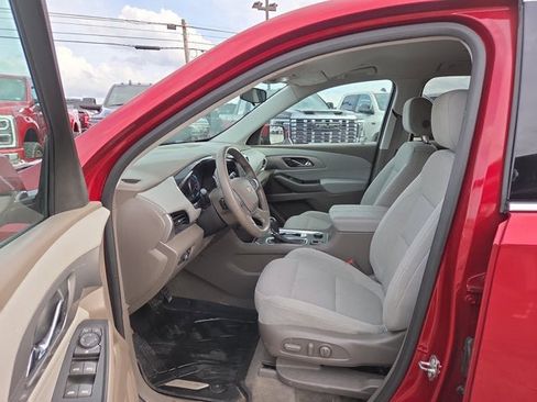 Used 2018 Chevrolet Traverse LT image 9