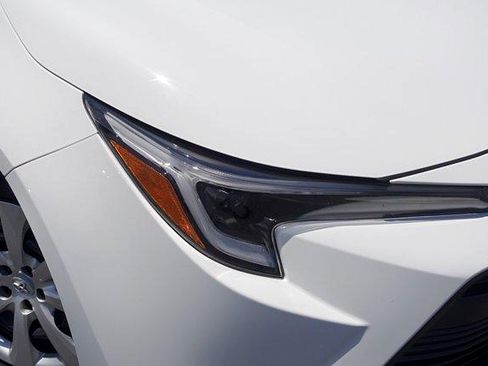 Certified 2024 Toyota Corolla LE FWD image 2