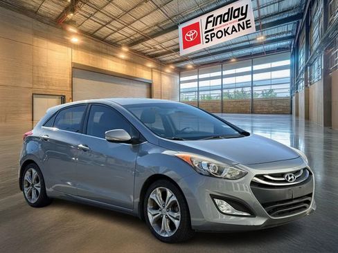 Used 2015 Hyundai Elantra GT w/ Option Group 02 image 3