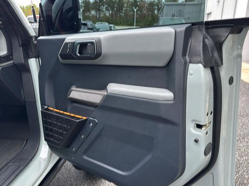 Used 2023 Ford Bronco Badlands image 12