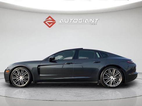 Used 2017 Porsche Panamera 4 image 3