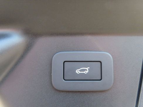 New 2025 Land Rover Range Rover Velar Dynamic SE AWD/4WD image 24