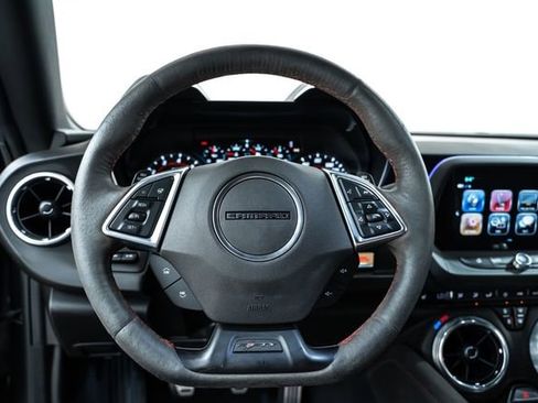 Used 2017 Chevrolet Camaro ZL1 RWD image 27