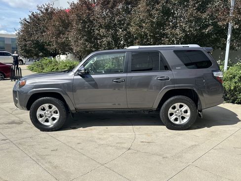 Used 2014 Toyota 4Runner SR5 Premium w/ Convenience Package AWD/4WD image 9