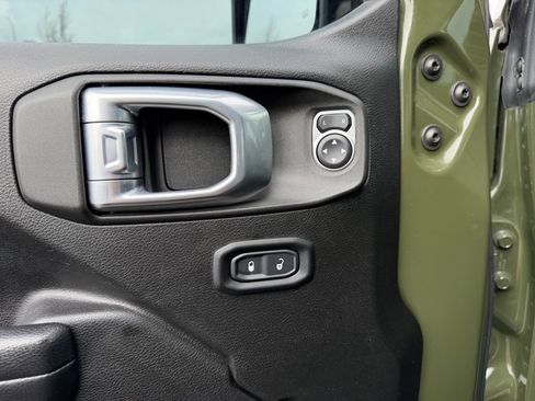 Used 2021 Jeep Wrangler Unlimited Willys image 14