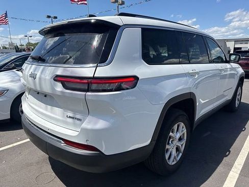 Used 2023 Jeep Grand Cherokee L Limited AWD/4WD image 5