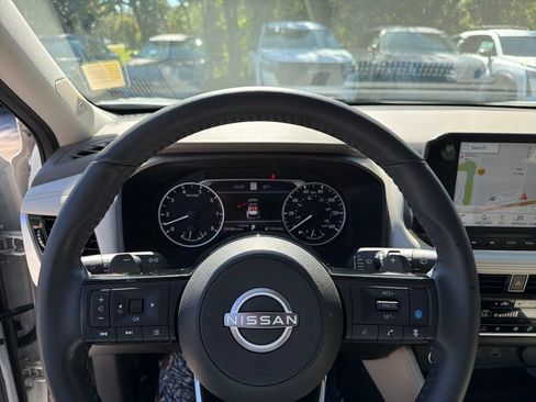 Used 2023 Nissan Rogue SL w/ SL Premium Package FWD image 22