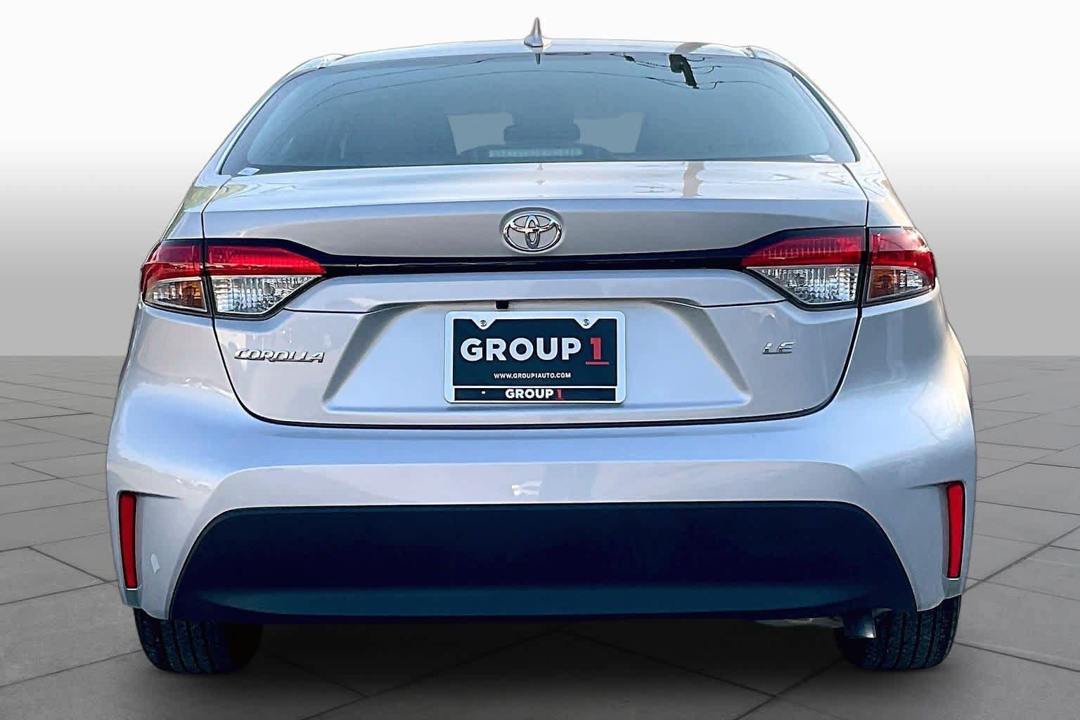Used 2025 Toyota Corolla LE FWD image 5