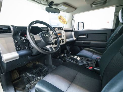 Used 2010 Toyota FJ Cruiser 4WD image 4