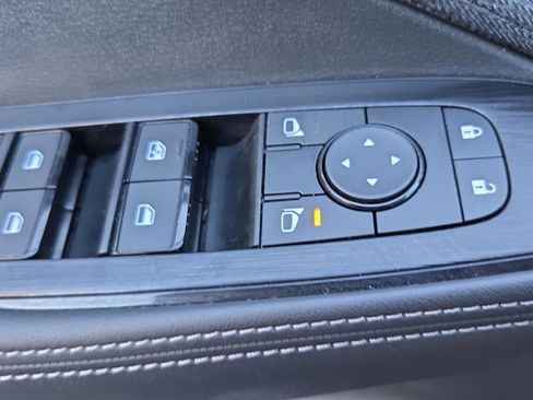 Used 2023 Nissan Rogue SV image 28