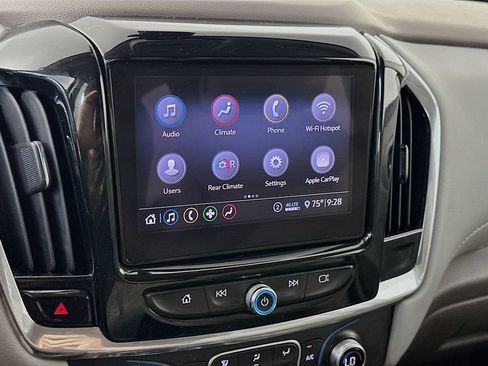 Used 2020 Chevrolet Traverse LT w/ Driver Confidence II Package AWD/4WD image 19