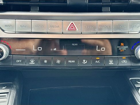 Used 2025 Kia Telluride S image 17